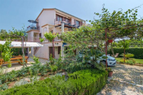 Гостиница Apartments Viktor  Рогозница